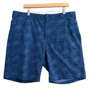 IZOD Golf Flat Front Shorts Men Size 38 Blue Leaf Front and Back Pockets Leisure